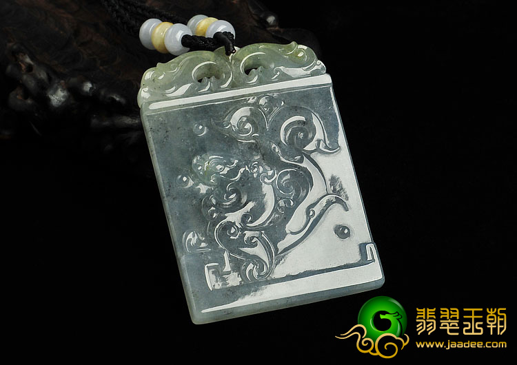 冰种水墨色缅甸翡翠A货龙牌挂件