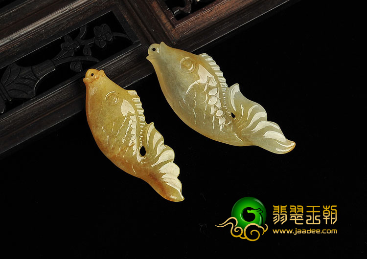 糯冰种褐黄翡缅甸翡翠A货小鱼儿挂件（一对）