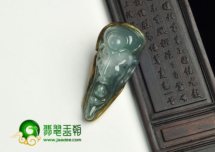 糯冰种青色缅甸翡翠A货长眉罗汉挂件