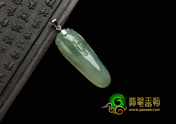 冰种晴水缅甸翡翠A货福瓜挂件
