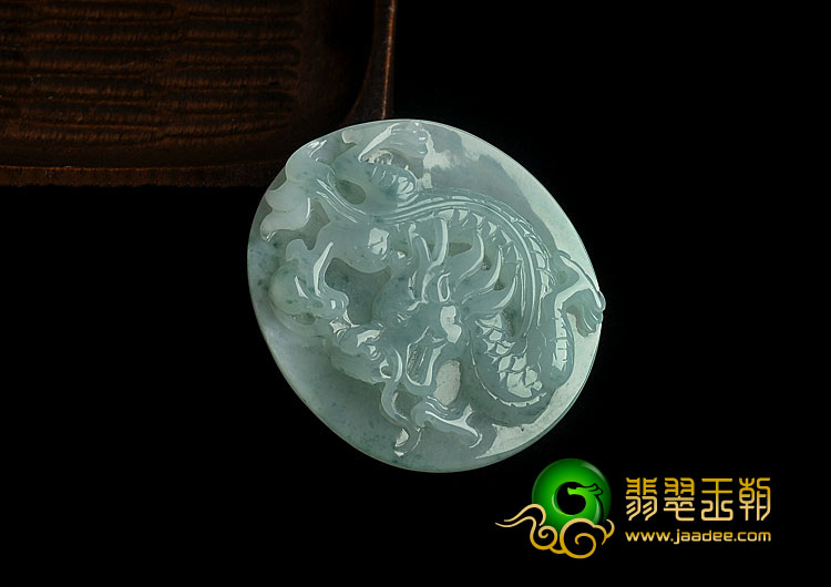 糯冰种飘花缅甸翡翠A货龙牌挂件
