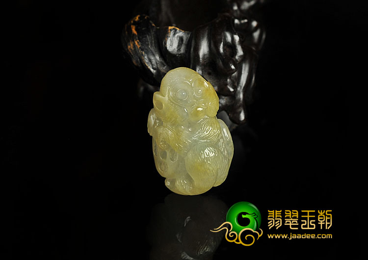 冰种黄翡缅甸翡翠A货灵猴挂件