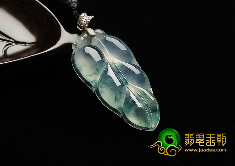 冰玻种莹光飘花缅甸翡翠A货叶子挂件