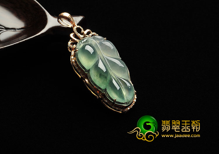 冰种飘花缅甸翡翠A货镶玫瑰金叶子胸坠（真钻）