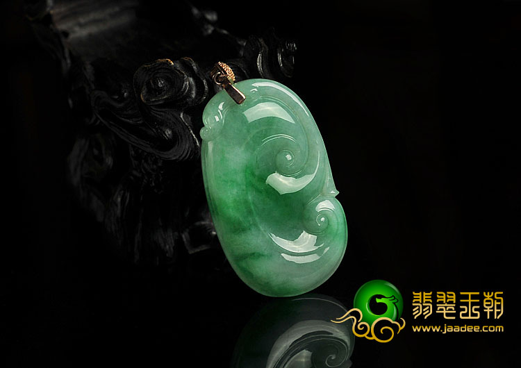 糯冰种翠色缅甸翡翠A货如意挂件