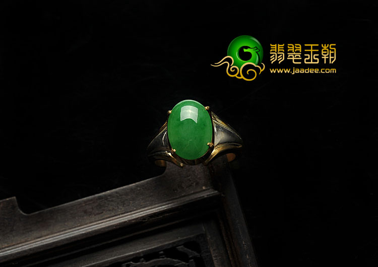 糯冰种阳绿缅甸翡翠A货戒面