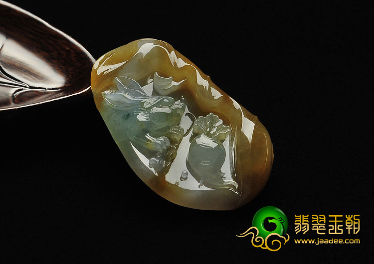 冰种褐黄翡缅甸翡翠A货玉兔挂件