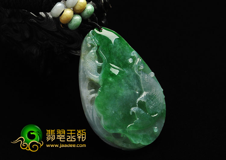 糯冰种翠色缅甸翡翠A货年年有余挂件