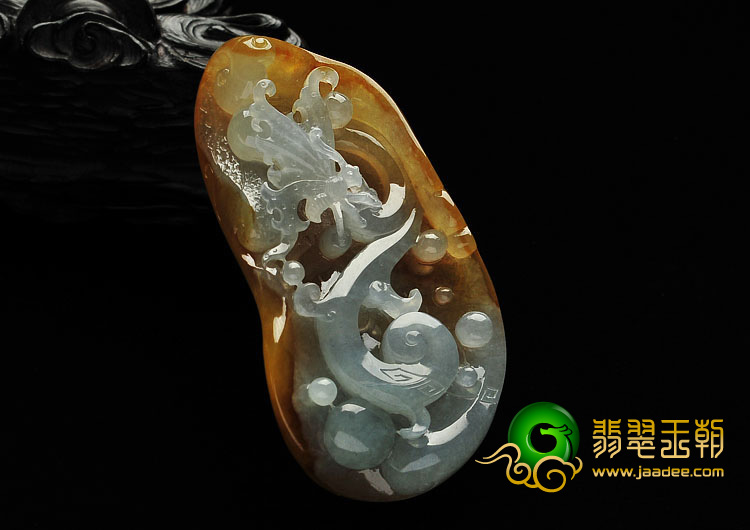 冰种褐黄翡缅甸翡翠A货蝴蝶挂件