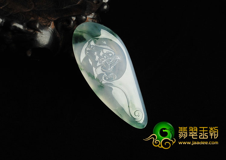 冰种飘花缅甸翡翠A货龙头挂件
