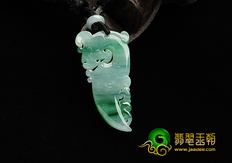 糯冰种飘翠缅甸翡翠A货仿古龙挂件