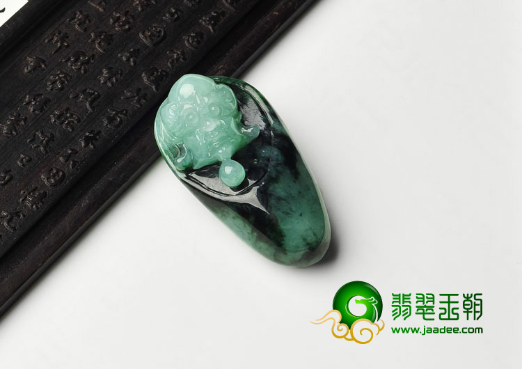 糯冰种飘花缅甸翡翠A货罗汉头挂件