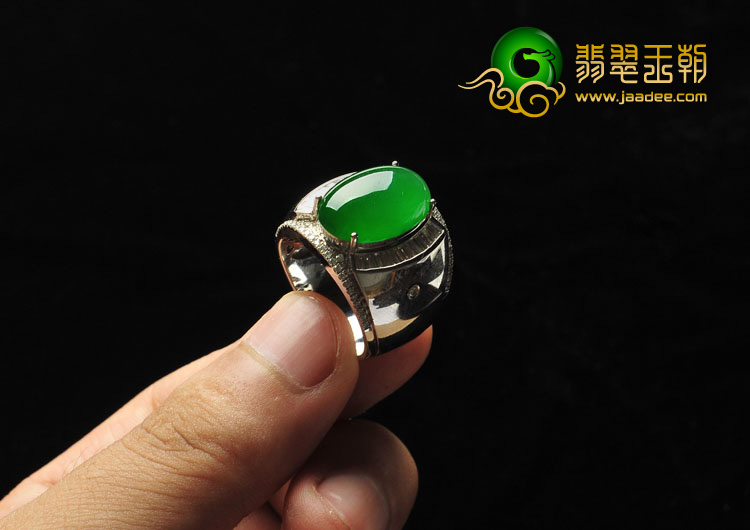 冰种正阳绿缅甸翡翠A货镶白金戒指（真钻）