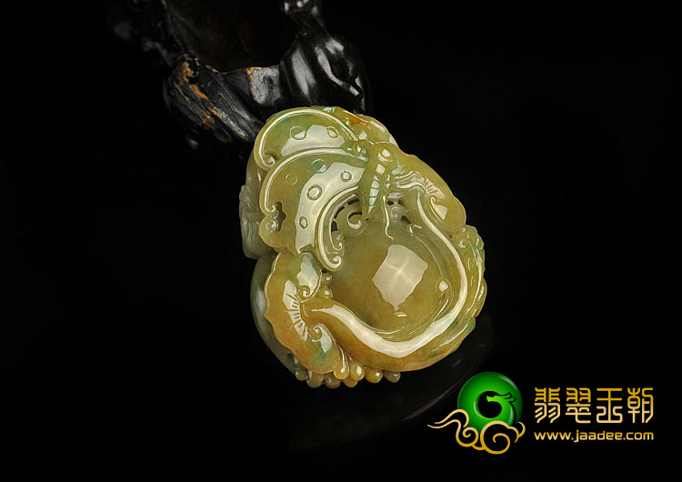 (超值推荐)糯冰种黄加绿缅甸翡翠A货蝶恋花挂件