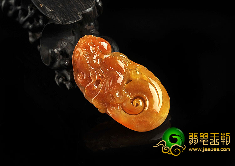 糯冰种褐黄翡缅甸翡翠A货独占鳌头挂件