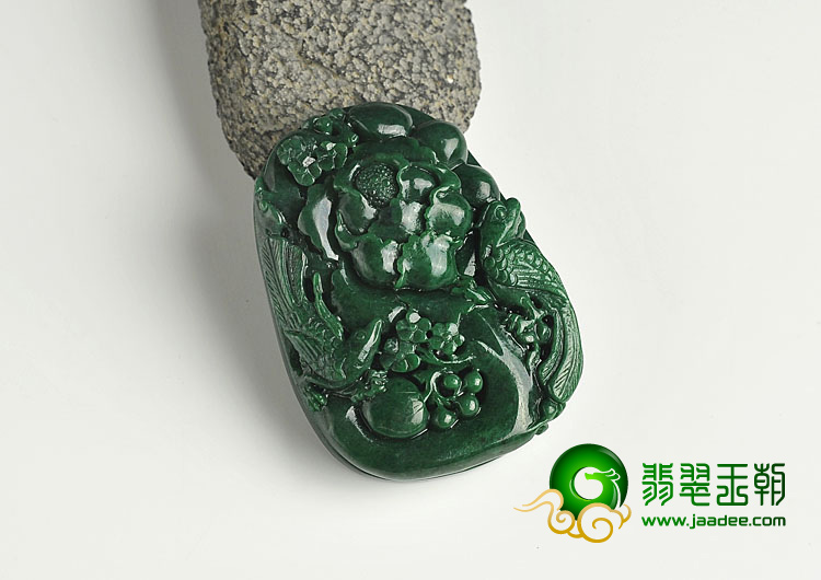 细糯种浓绿缅甸翡翠A货花开富贵挂件