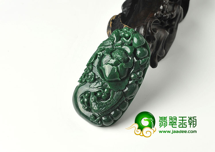 细糯种浓绿缅甸翡翠A货花开富贵挂件