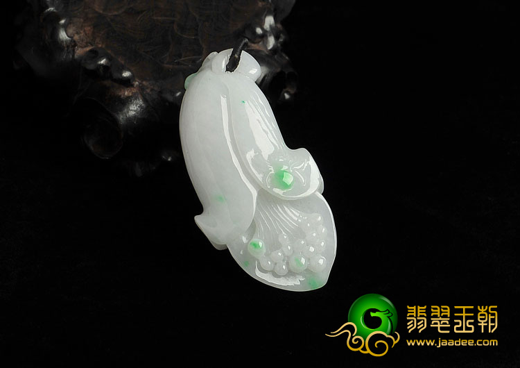 糯冰种白底青缅甸翡翠A货玉兰花挂件