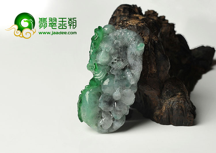 糯冰种水墨色翠色缅甸翡翠A货灵猴献寿挂件