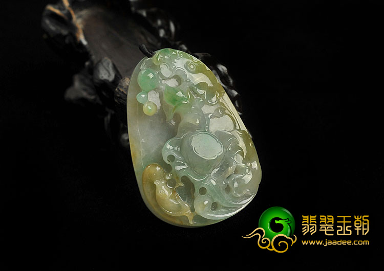 冰种三彩缅甸翡翠A货年年有余挂件