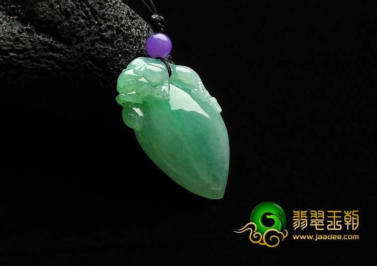 糯冰种翠色缅甸翡翠A货寿桃挂件