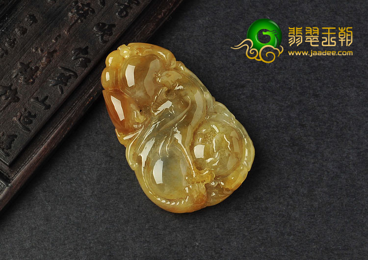 冰种黄翡缅甸翡翠A货凤戏牡丹挂件