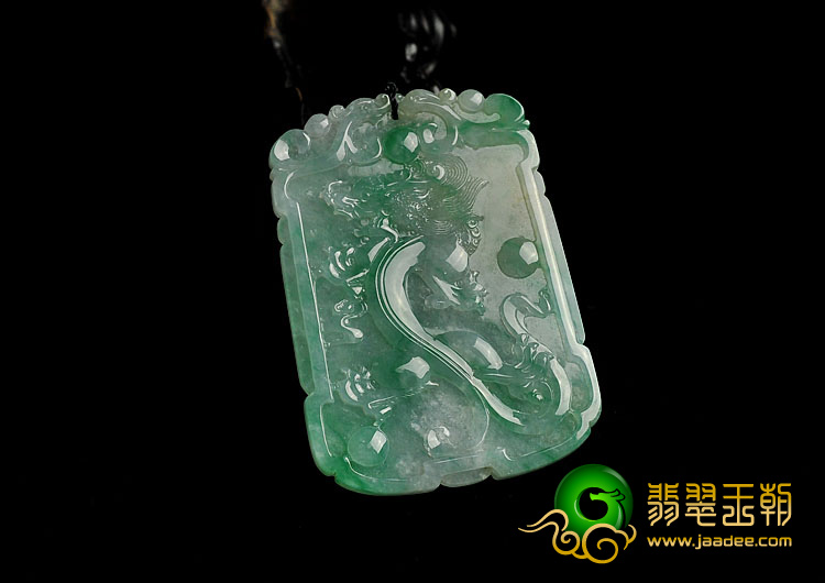 冰种翠色缅甸翡翠A货仿古龙凤牌挂件