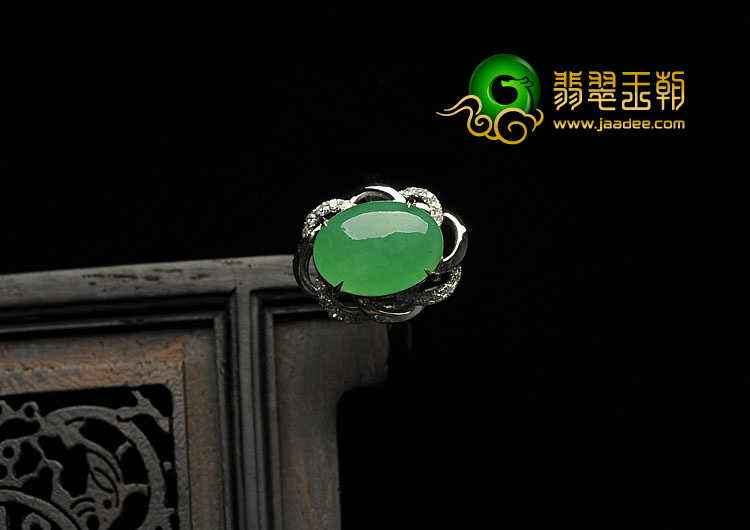 冰种苹果绿缅甸翡翠A货镶白金戒指（真钻）