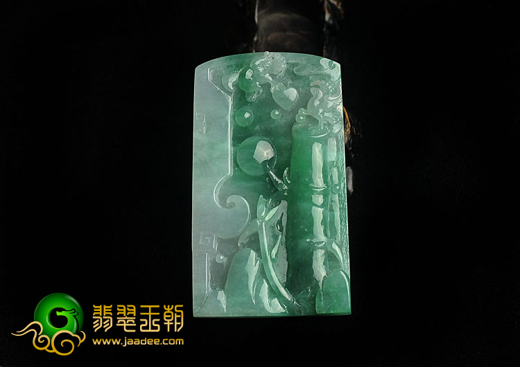 糯冰种翠色缅甸翡翠A货节节高挂件