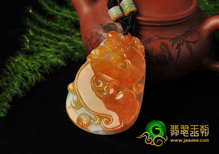 糯冰种红黄翡缅甸翡翠A货龙牌挂件