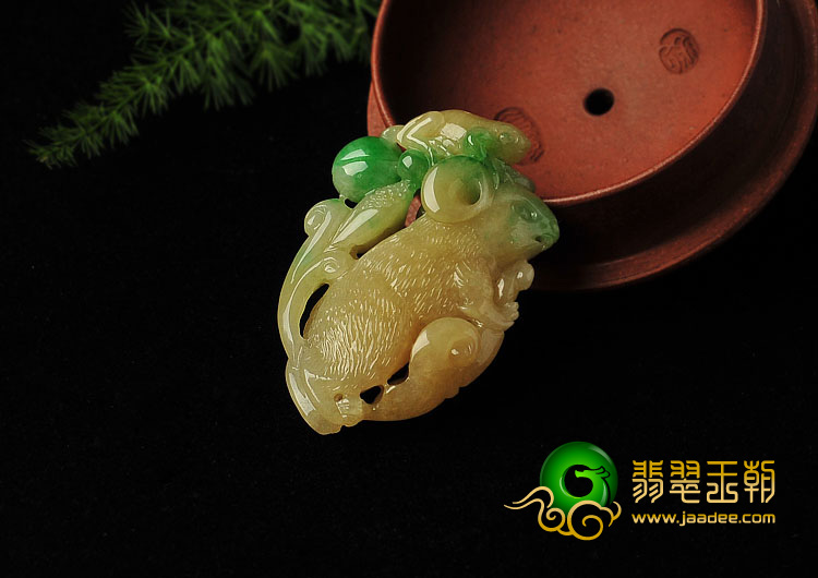 糯冰种黄加绿缅甸翡翠A货玉鼠运财挂件
