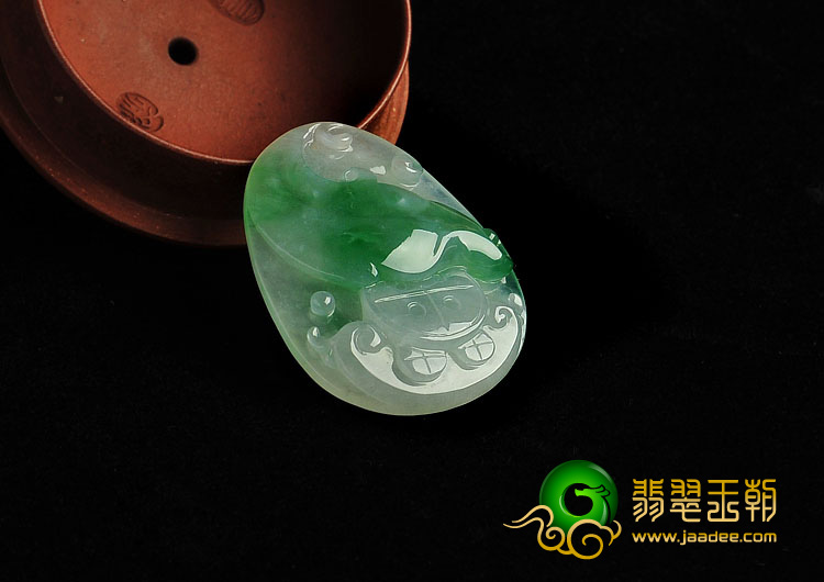 冰种翠色缅甸翡翠A货福在眼前挂件