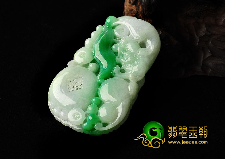 糯冰种翠色缅甸翡翠A货龙行如意挂件