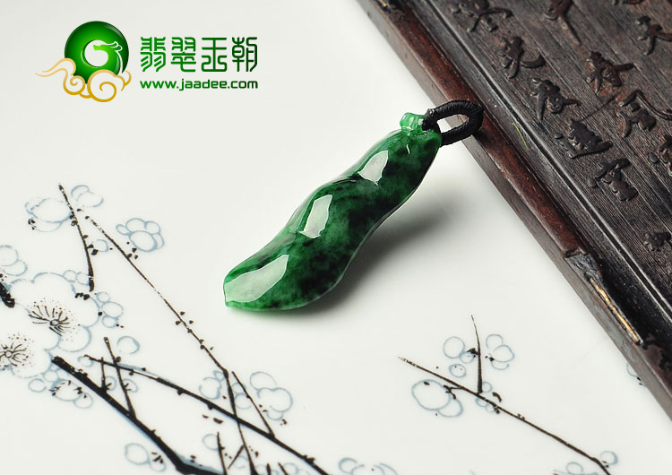 糯冰种廯加绿缅甸翡翠A货四季豆挂件