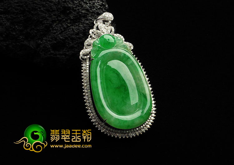 冰种飘翠缅甸翡翠A货镶白金胸坠（真钻）