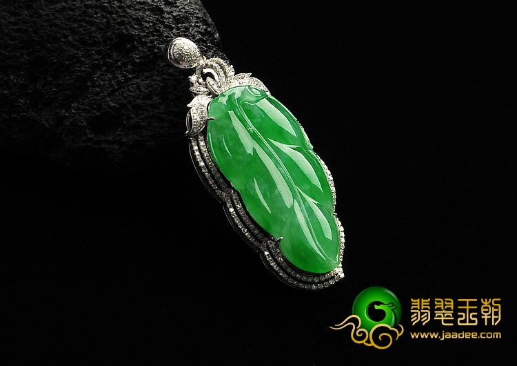 冰种翠色缅甸翡翠A货镶白金金枝玉叶胸坠（真钻）