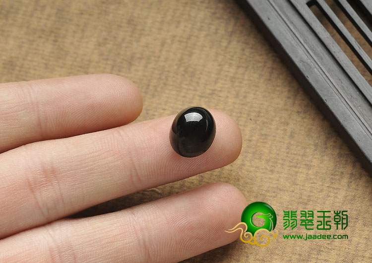 玻璃种墨翠缅甸翡翠A货戒面