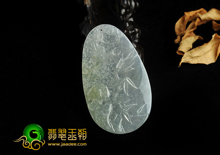 冰种晴水略带黄翡缅甸翡翠A货岁寒三友挂件
