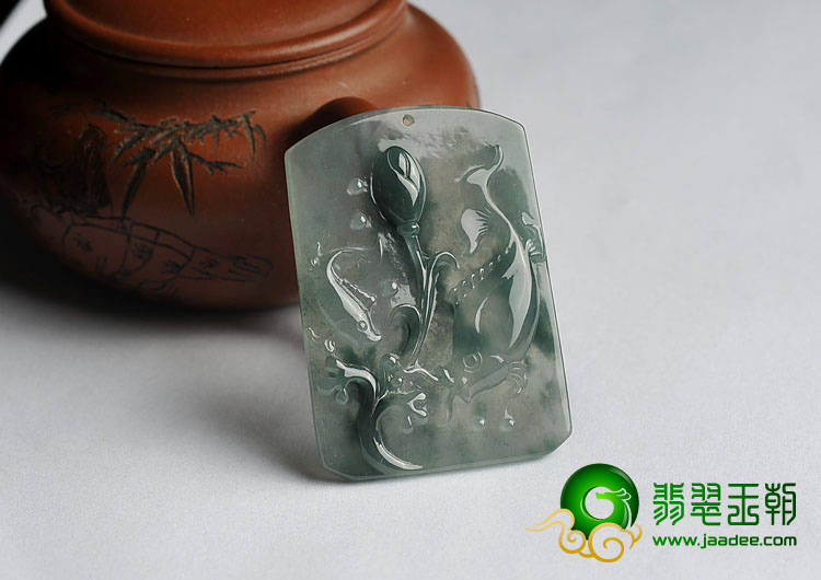 冰种飘花缅甸翡翠A货年年有余挂件