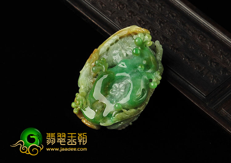 糯冰种黄加绿缅甸翡翠A货喜上眉梢挂件