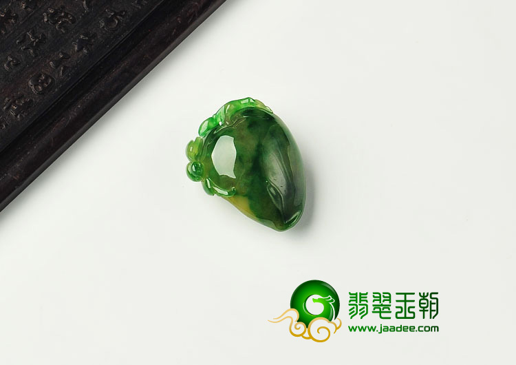 糯冰种黄加绿缅甸翡翠A货寿桃挂件