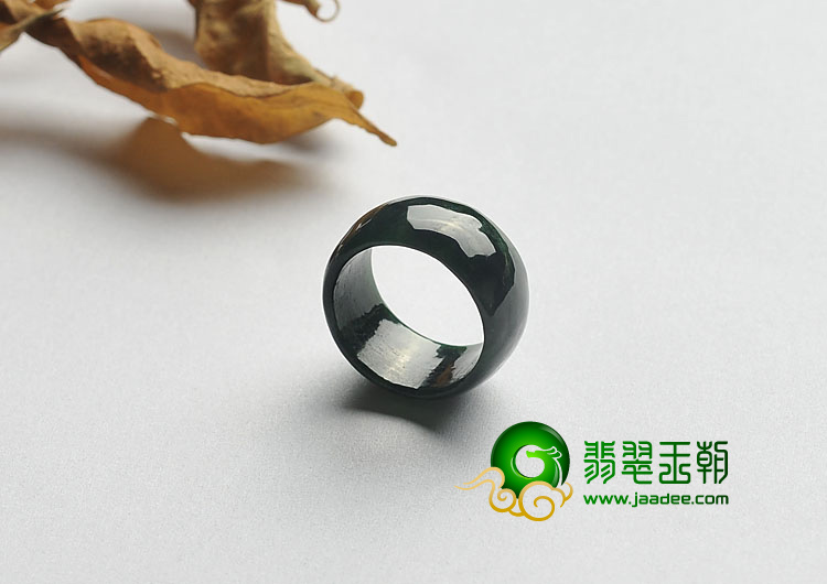 糯冰种浓绿缅甸翡翠A货指环