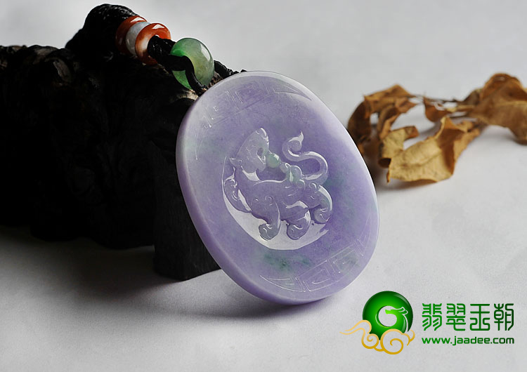 糯冰种春带彩缅甸翡翠A货仿古牌挂件