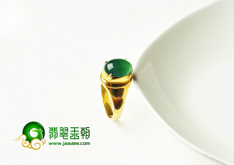 冰种翠色缅甸翡翠A货戒面