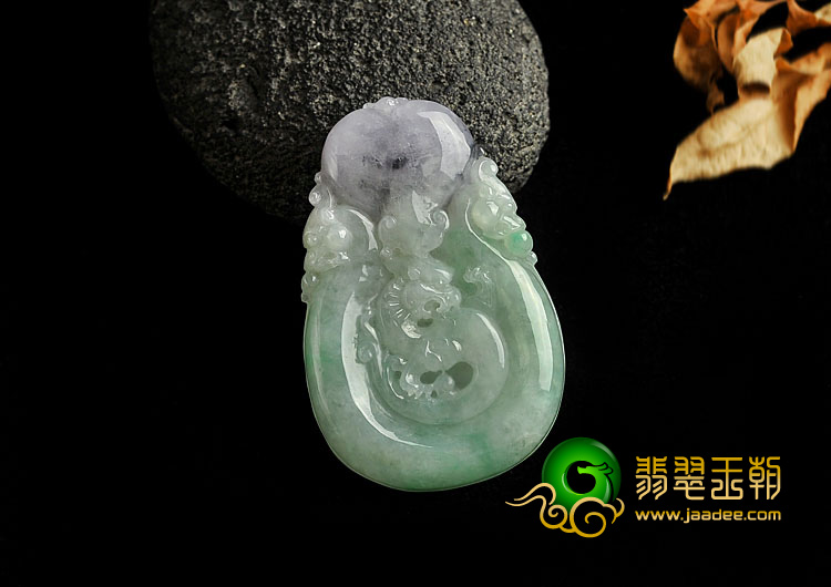 冰种三彩缅甸翡翠A货仿古龙牌挂件