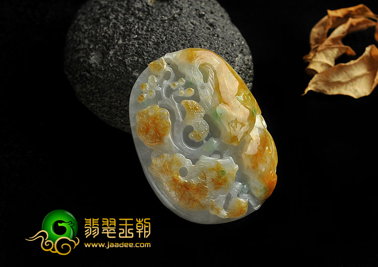 糯冰种三彩缅甸翡翠A货年年有余挂件