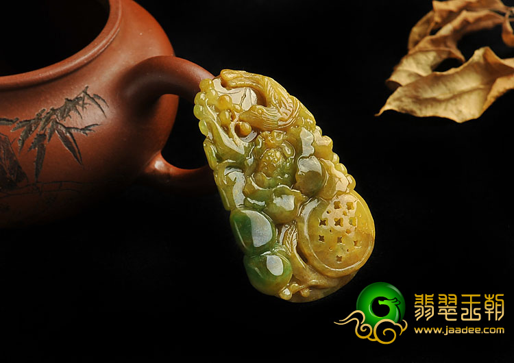 糯冰种黄加绿缅甸翡翠A货富贵花开挂件