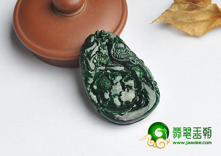 细糯种浓绿缅甸翡翠A货花开富贵挂件