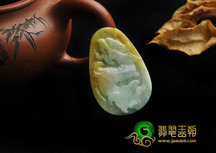 糯冰种黄加绿缅甸翡翠A货仿古龙挂件