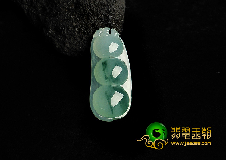 冰种飘花缅甸翡翠A货四季豆挂件